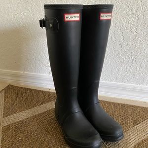 Hunter boots size 6